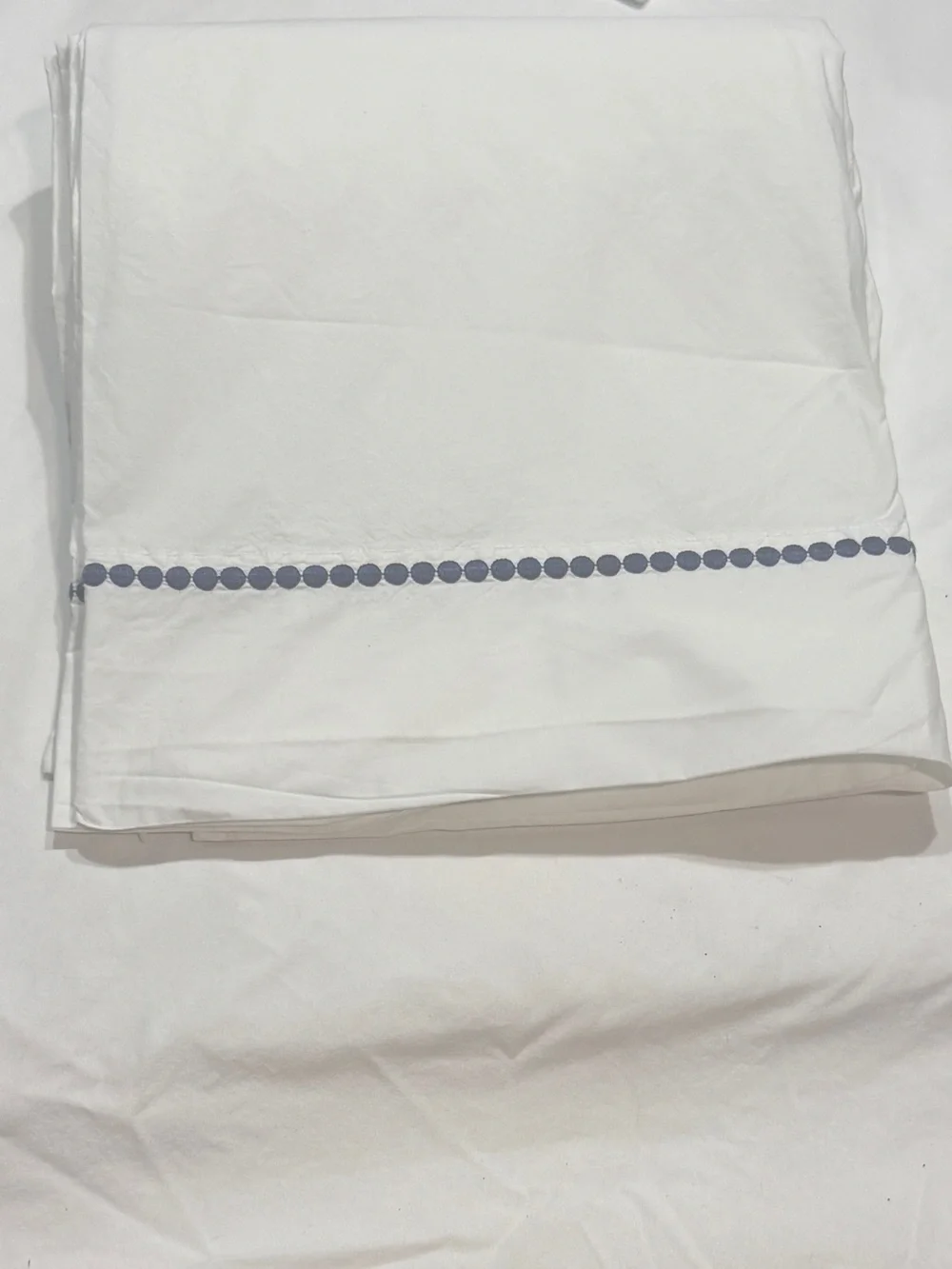 POTTERY BARN | Queen Flat Sheet 100% Cotton Classic White  Embroidered Navy Dot